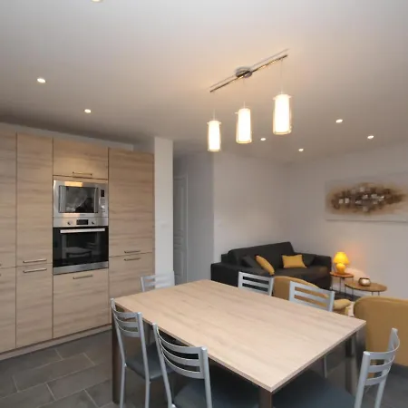 Splendide T3 Avec Terrasse Et Garage Au Mont-dore, Idealement Situe Proche Thermes - Fr-1-608-24 Apartment *